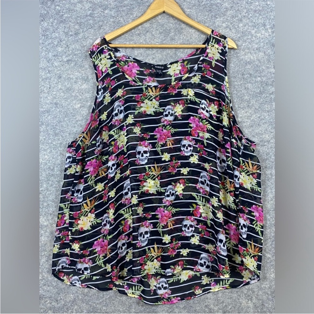 Torrid Black Floral Skull Striped Pattern
Semi-Sheer Chiffon Tank Top